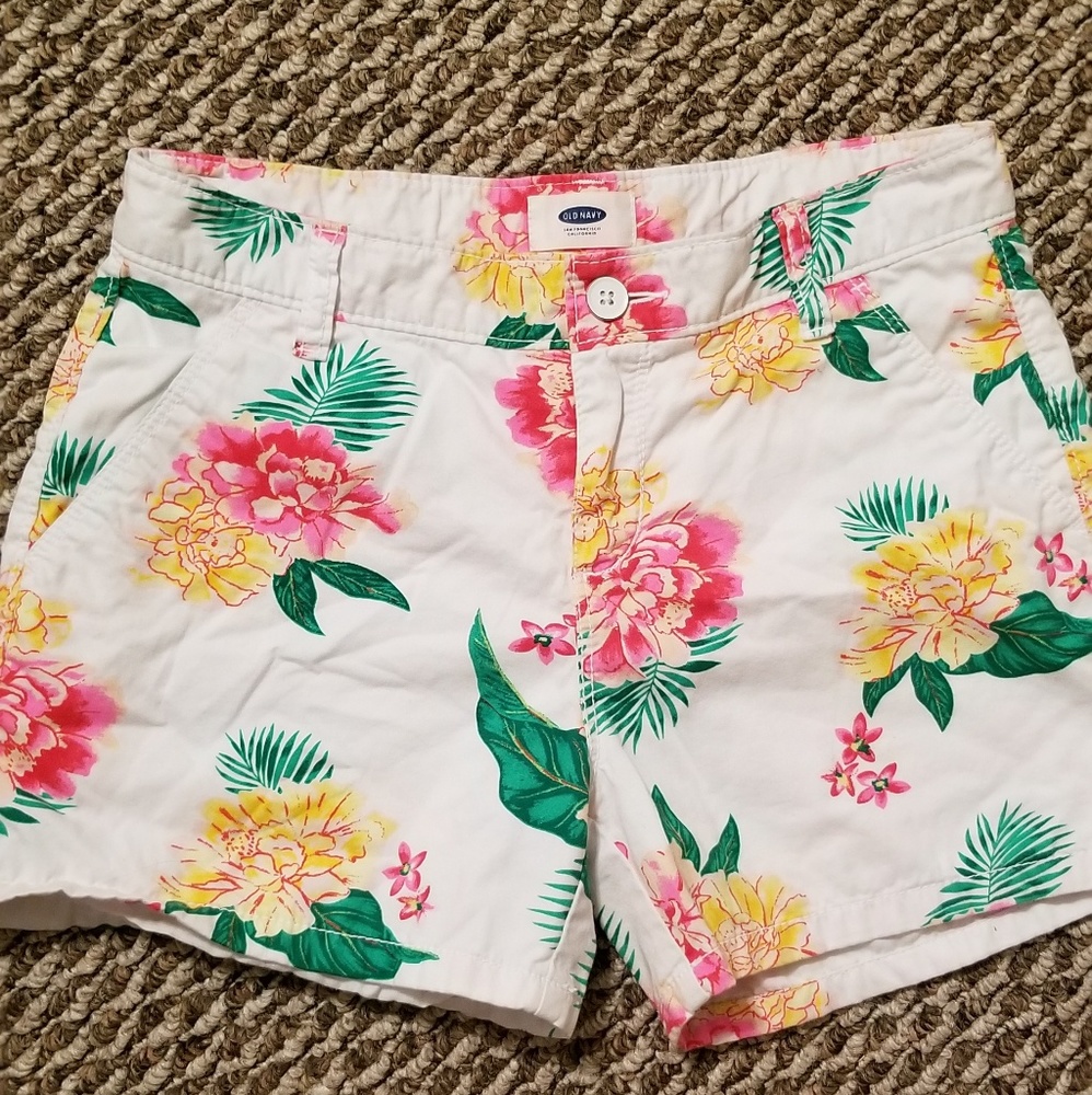 Girls size 14 short